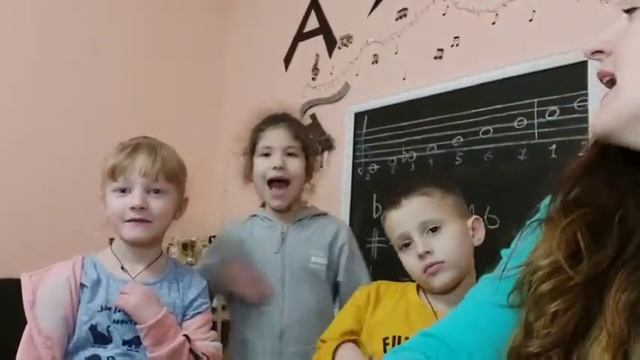 Вокал распевка Голодная ворона съела жука