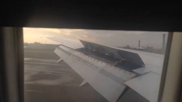 Boeing 767-300 ROSSIYA landing at Paris