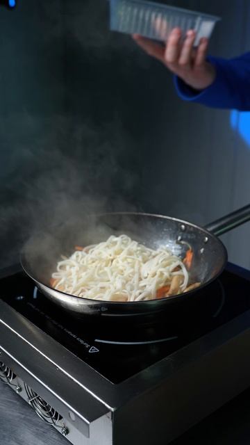 УДОН С КУРИЦЕЙ В СОУСЕ ТЕРИЯКИ