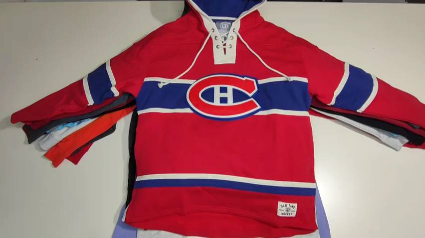 Лот 2166 Сток микс Толстовки, костюм, Джогины NFL, Fanatic цена 1980 руб кг 9,6кг