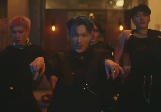 ATEEZ –  'BOUNCY (K-HOT CHILLI PEPPERS)'  Official MV