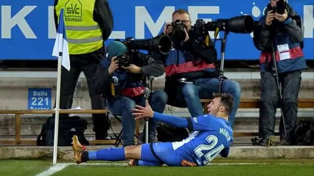 Alaves 2-1 Valencia: Jaume Domenech saves two from the spot to send Marcelino Garcia Toral's