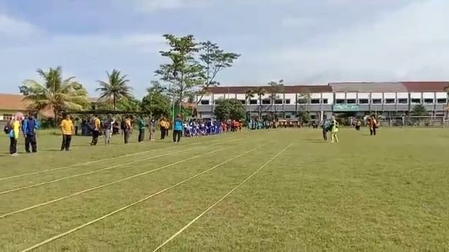 PENUH PERJUANGAN  SELESKSI LARI 80 METER TINGKAT DISTRIK AZZELA SDN UJUNGMANIK 02