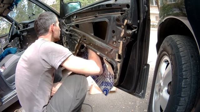 Шумоизоляция дверей Мерседес 190 своими руками. Noise isolation of car doors with your own hands
