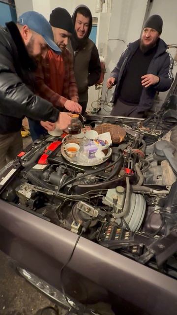 Подготовка к запуску W124 V12 и чайный обряд 😀