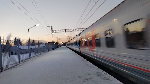 Электропоезд ЭТ2М-092 До станции Санкт-Петербург и Электровоз ЭП2К-211 с Пассажирским поездомКолпино