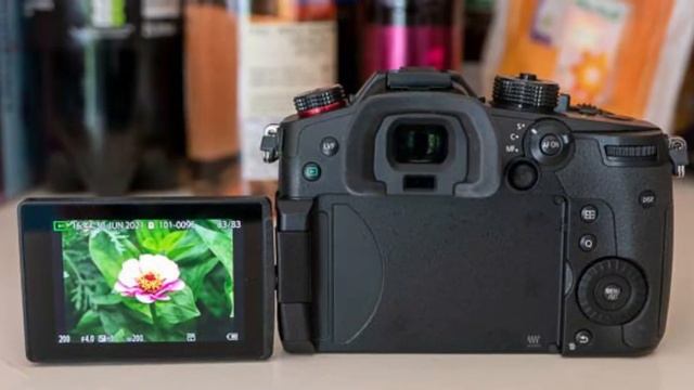 "Top 10 Best Cameras of 2023: The Ultimate Guide for Capturing Life's Moments"