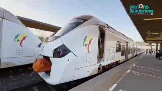 SENEGAL: LE METRO de DAKAR par STÉPHANIE MBIDA