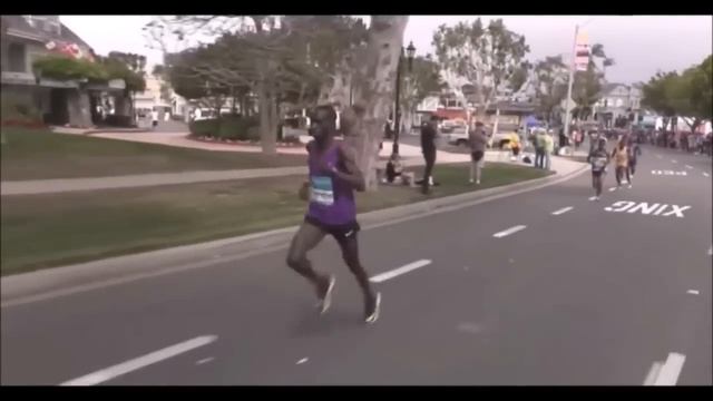 Joshua Cheptegei Marathon WR Attempt (Valencia Marathon 2023)
