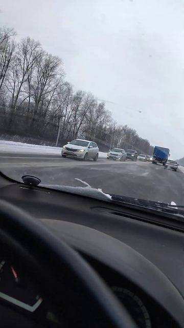 Успел!!!!!!!!! Начало пятничных пробок со стороны Казани.