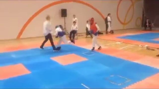 (кит бокс) я в красном