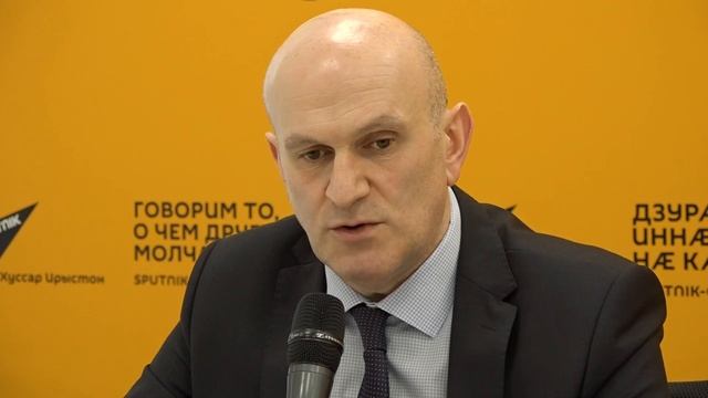 Брифинг Министра иностранных дел РЮО Ахсара Джиоева в пресс-центре Sputnik Южная Осетия