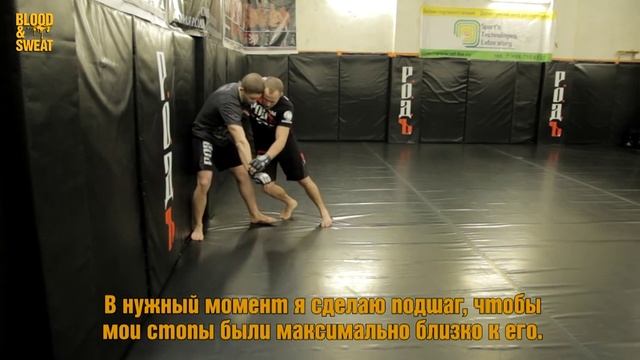 Бросок через грудь (полусуплекс) от сетки. Lateral drop from the cage.