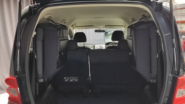 Автомобиль Honda Freed 2010 года