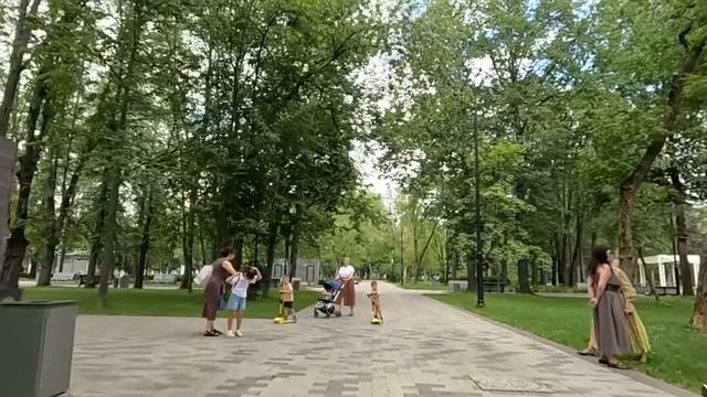 Муж по совету любовницы пришел в суд по разводу с бродягой… Но едва жена взяла слово, судья оцепенел