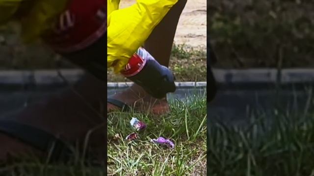 GIANT COKE VS MENTOS! #science #experiment #viral #mentos #shorts