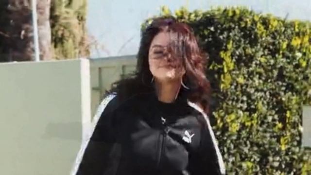 Selena Gomez: Tour + Sexy Photoshop 😍 (subtitulos)