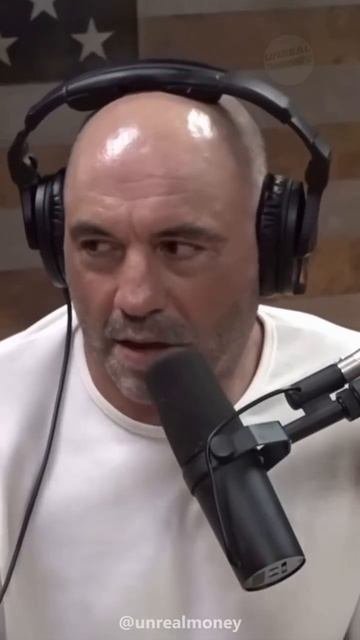 Joe Rogan Tells a Sad Story About a Polar Bear Attack  😥 #death #joerogan #shorts