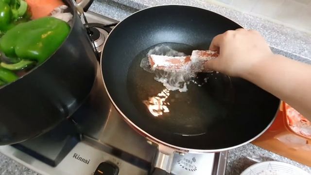 Жарю красную рыбу