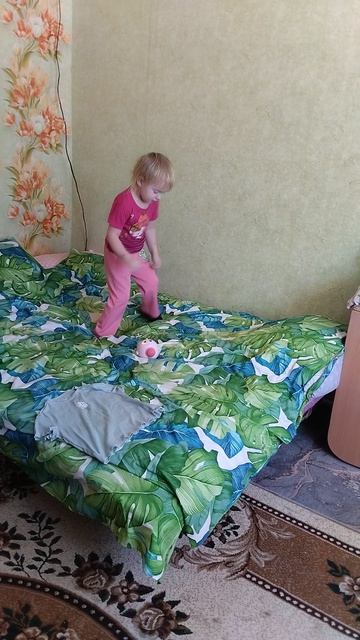 танец дочки