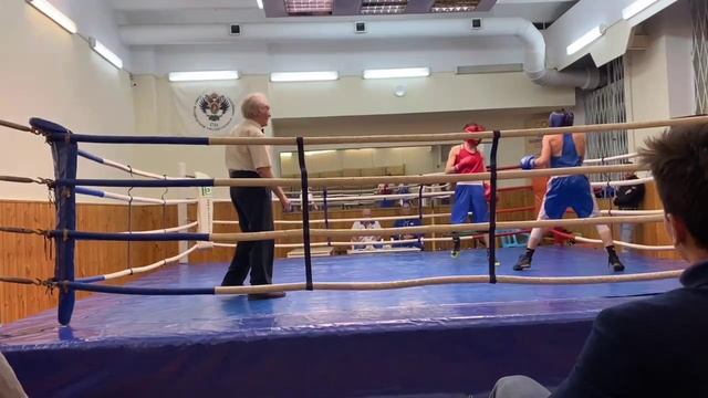 Матчевая встреча СПбГУ. Майоров И. красный угол, 1 раунд