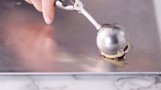 Cranberry-Chocolate Chunk Cookies | Betty Crocker recipe