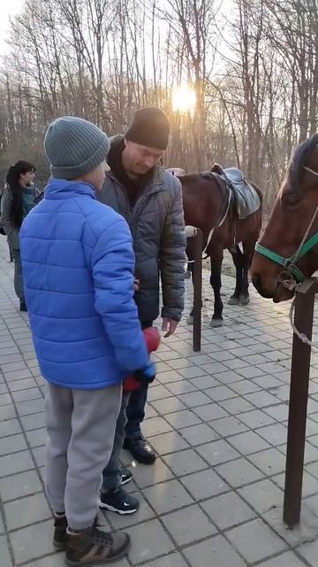 идём на святой Источник .