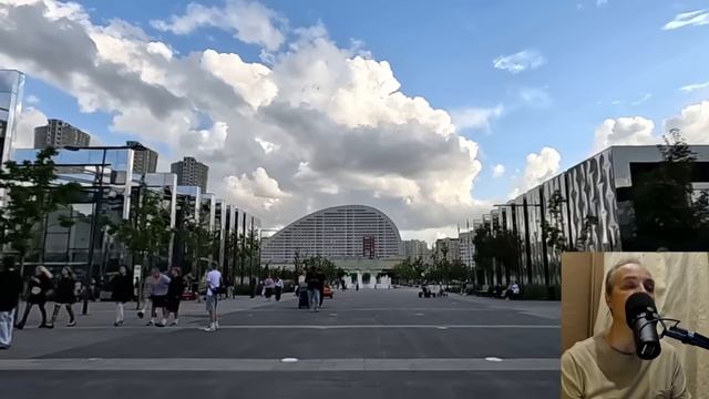 Сбившись с пути в метель, дочь богача укрылась в хибаре блаженного старика, а вернувшись с малышом…