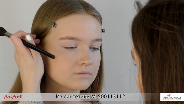 Круглая кисть для лица из мягкой синтетики