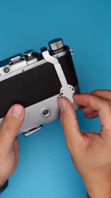 Sounds of a 50+ year old film camera - ASMR