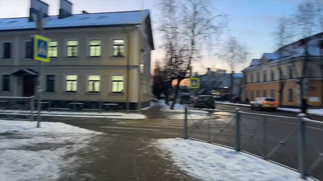 Я хочу, чтобы только шрам напоминал о переломе. Прогулка по Пскову.