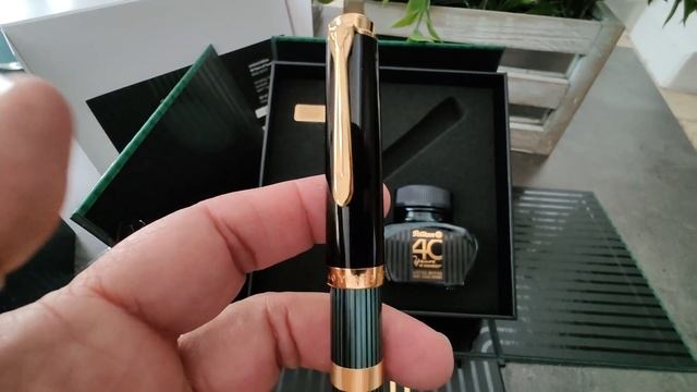 PELIKAN SOUVERAN M800 40 YEARS LIMITED EDITION FOUNTAIN PEN