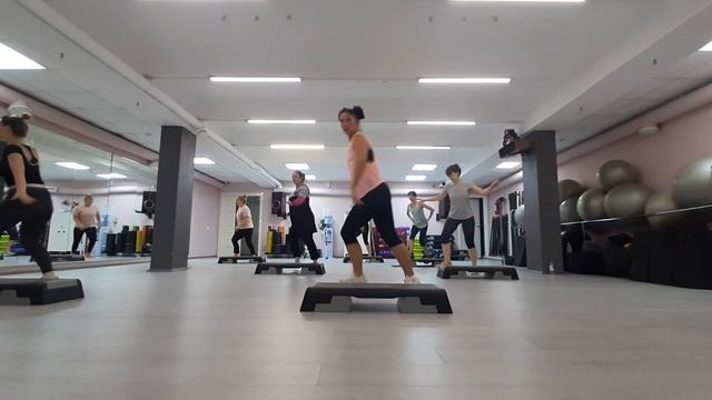 СТЕП АЭРОБИКА ЦЕЛАЯ ТРЕНИРОВКА / STEP AEROBICS / 08.10.2022гг