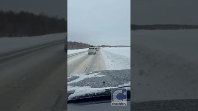 В хлам разбил перед иномарки водитель на сахалинской трассе, часть 1