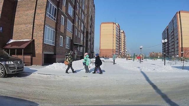 Уборка снега в Дивногорском (Новосибирск)