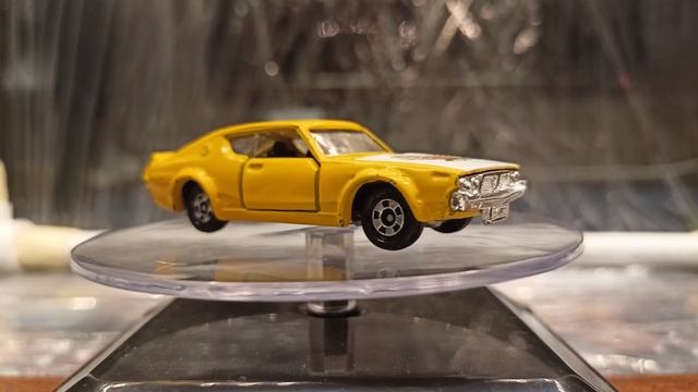 Nissan skyline 2000 gt 1:64