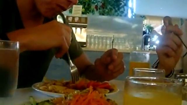 Gratis eten bij Eri Beach part 2