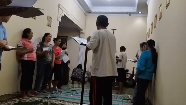 Latihan Koor Diiringi Musik, Ayo Semangat Masih Sekali Lagi Latihan