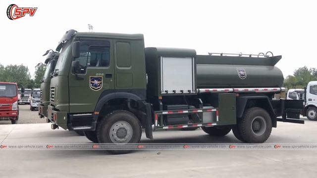 SINOTRUK Off Road Chassis Helicopter RefuelingTank Truck with 5,000 Liters