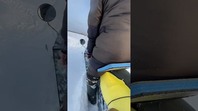 Вдвоём на самодельном снегоходе😎