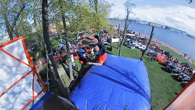 Royal Auto Show 2014 | Airbag Jumps & Flips