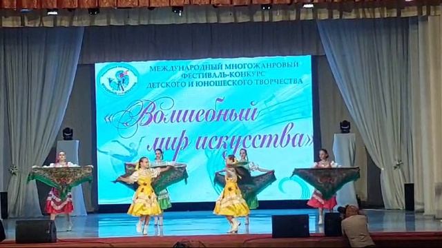 Танец Платочки _ ансамбль Хорошки