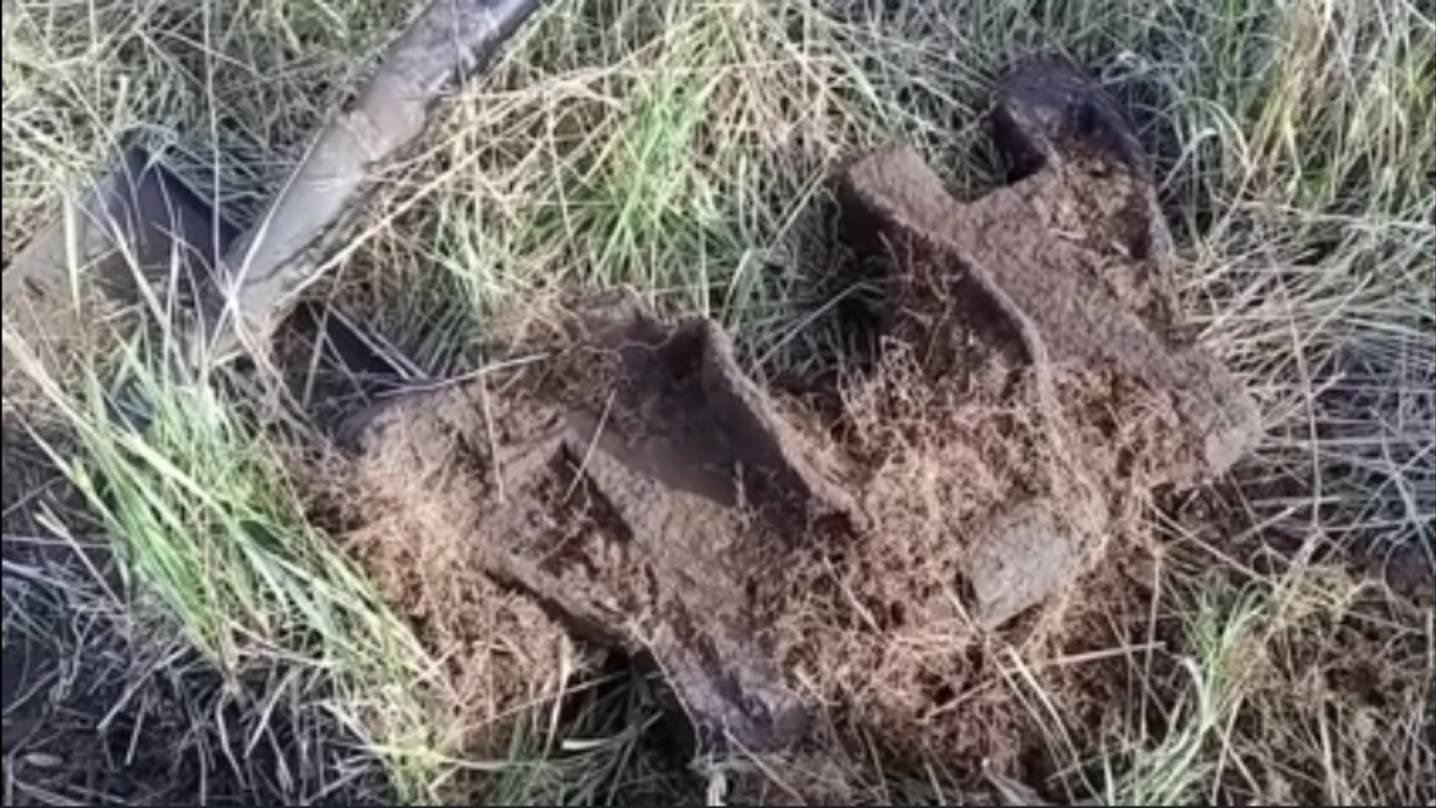 Металлокоп возле дороги