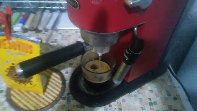 DeLonghi Рожковая кофеварка EC685