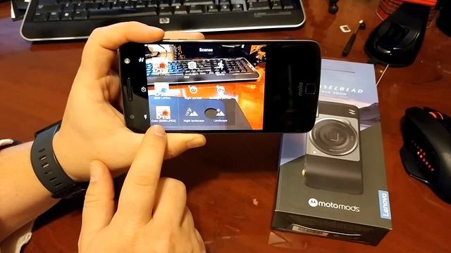 Hasselblad True Zoom Moto Mod