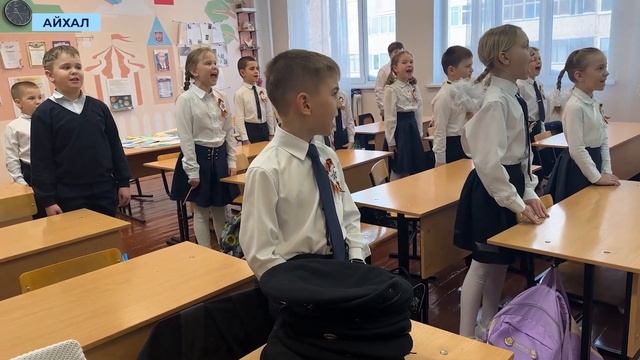 Второклассница из Айхала стала лучшим командиром отряда конкурса песни и строя