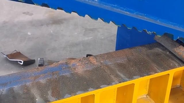 Alligator Shear shears metals easily