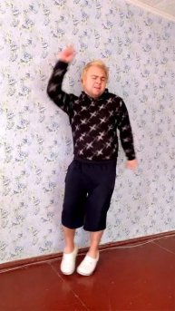 1080p_Белые_кроссовки_песня_Насти_Кош