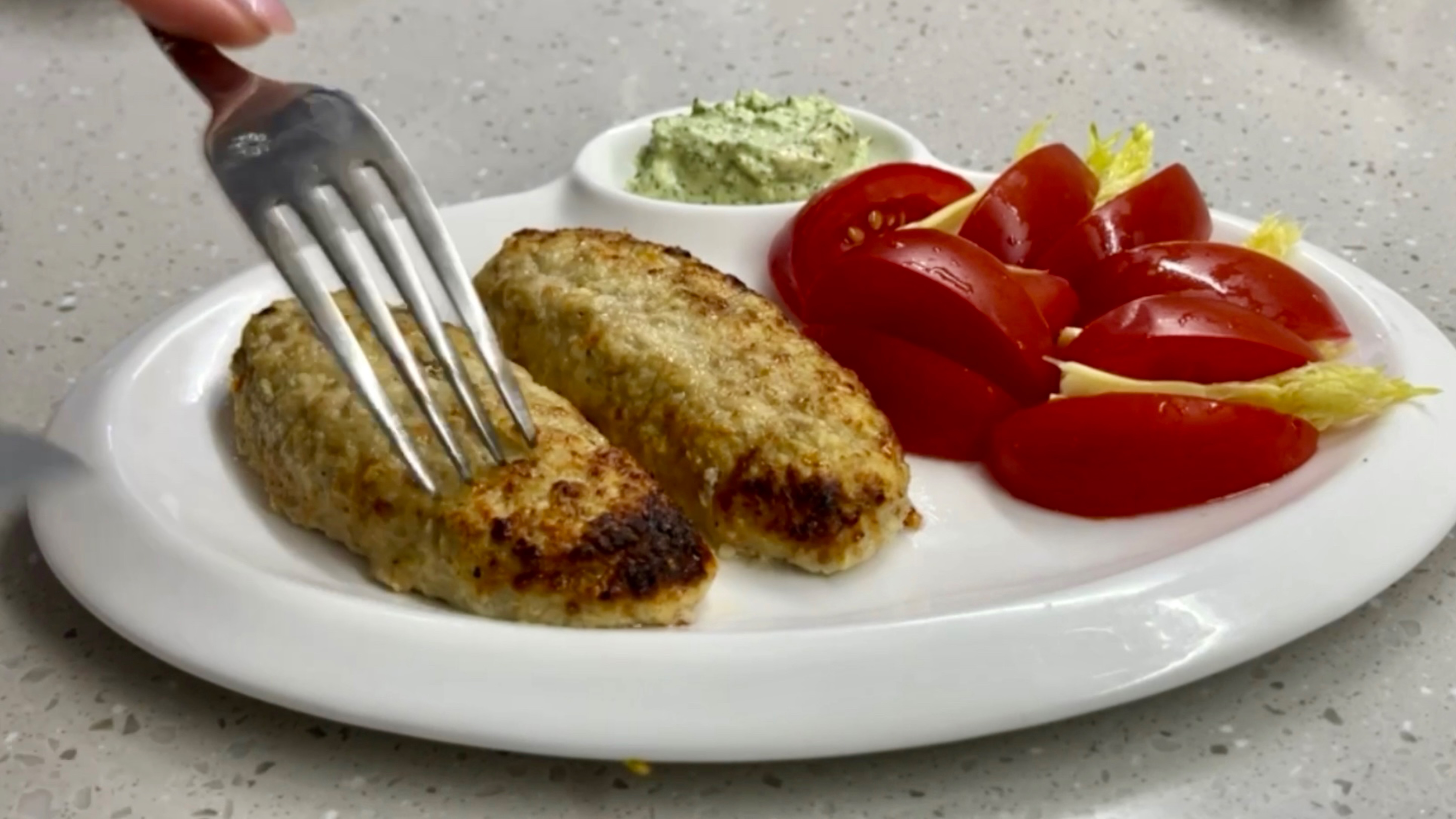 Котлеты в духовке самые вкусные и полезные.