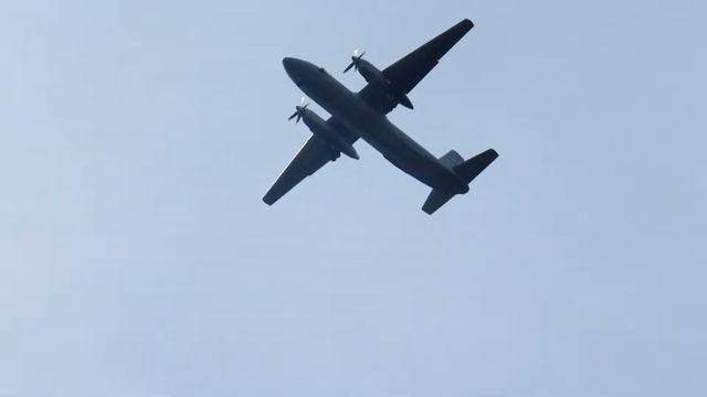 Заход на посадку ан-26 RF-92950 "59 красный"
